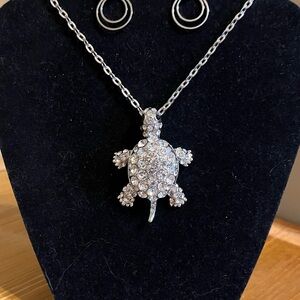 Rhinestone turtle silver tone chain with matching earrings 24”